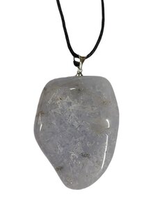 Auf diesem Bild sehen Sie das Produktbild für CHALCEDON-ANHÄNGER BLAU AM BAND